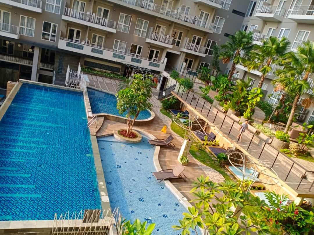 Graha Makara Suite Hotel & Residence Чикаранг Екстериор снимка