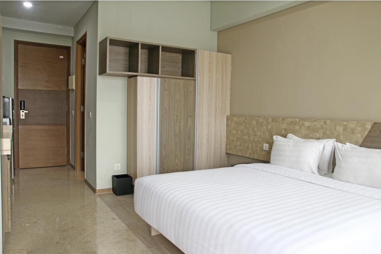 Graha Makara Suite Hotel & Residence Чикаранг Екстериор снимка