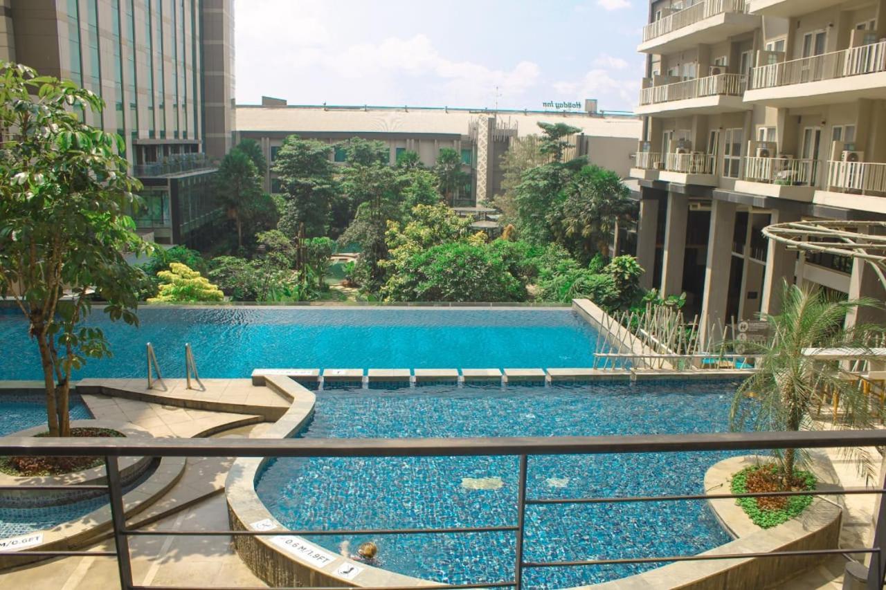 Graha Makara Suite Hotel & Residence Чикаранг Екстериор снимка