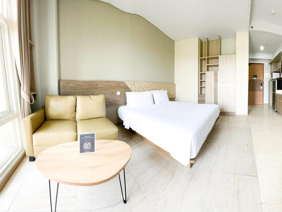 Graha Makara Suite Hotel & Residence Чикаранг Екстериор снимка