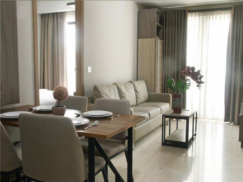 Graha Makara Suite Hotel & Residence Чикаранг Екстериор снимка