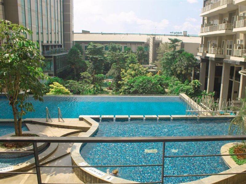 Graha Makara Suite Hotel & Residence Чикаранг Екстериор снимка